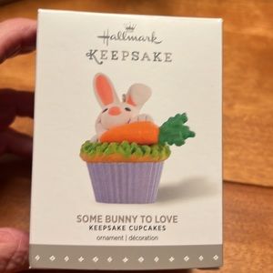 NIB Hallmark Keepsake “Some Bunny to Love” cupcakes. 9th in a monthly series.